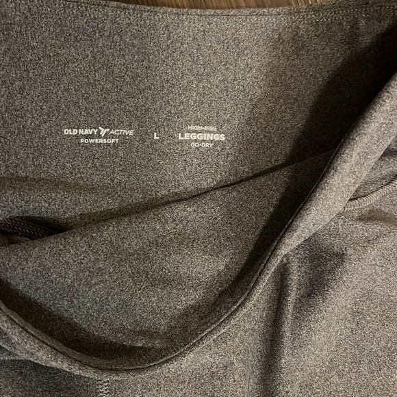 Old Navy high-rise, activewear leggings - Picture 3 of 5